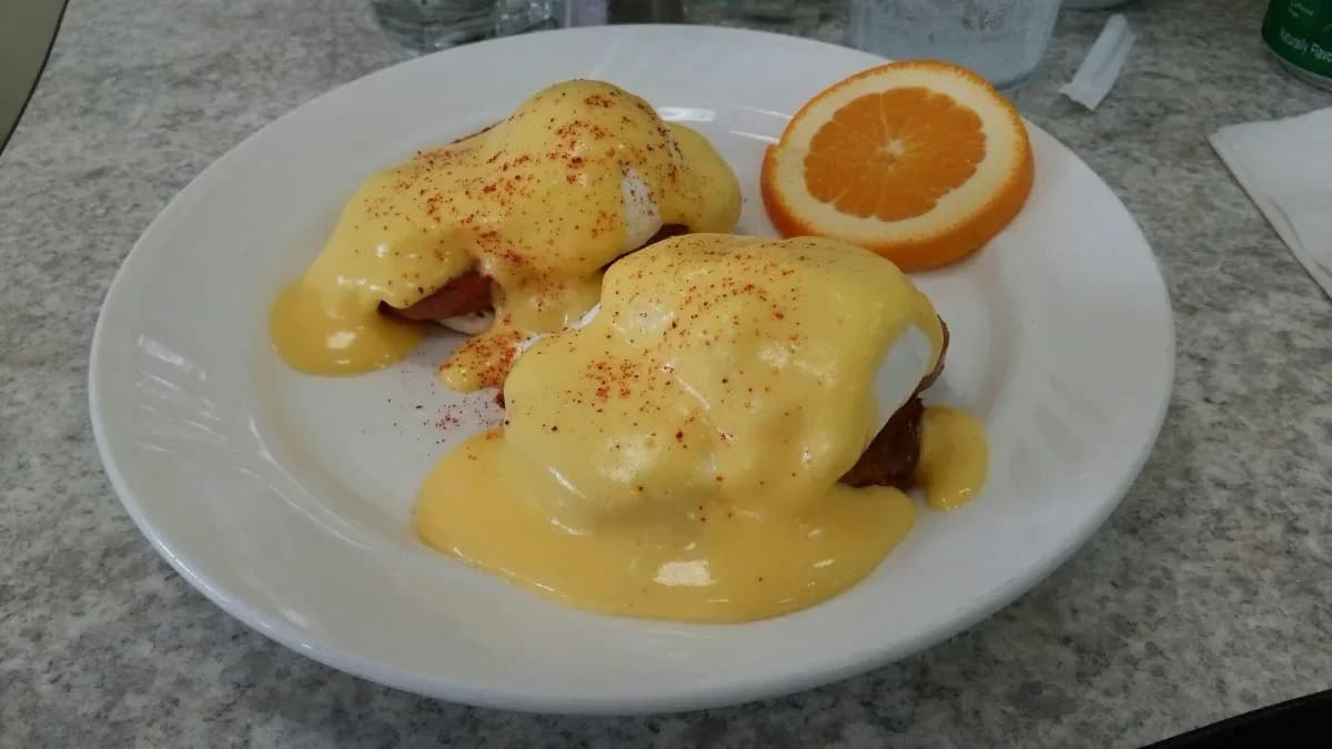 The Kracked Egg - Restaurants - Tumon