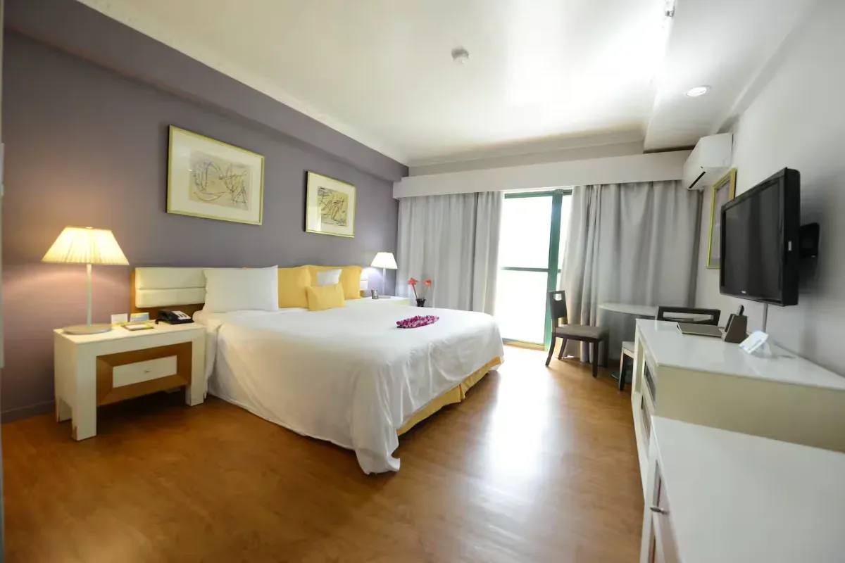 Days Inn by Wyndham Guam 4