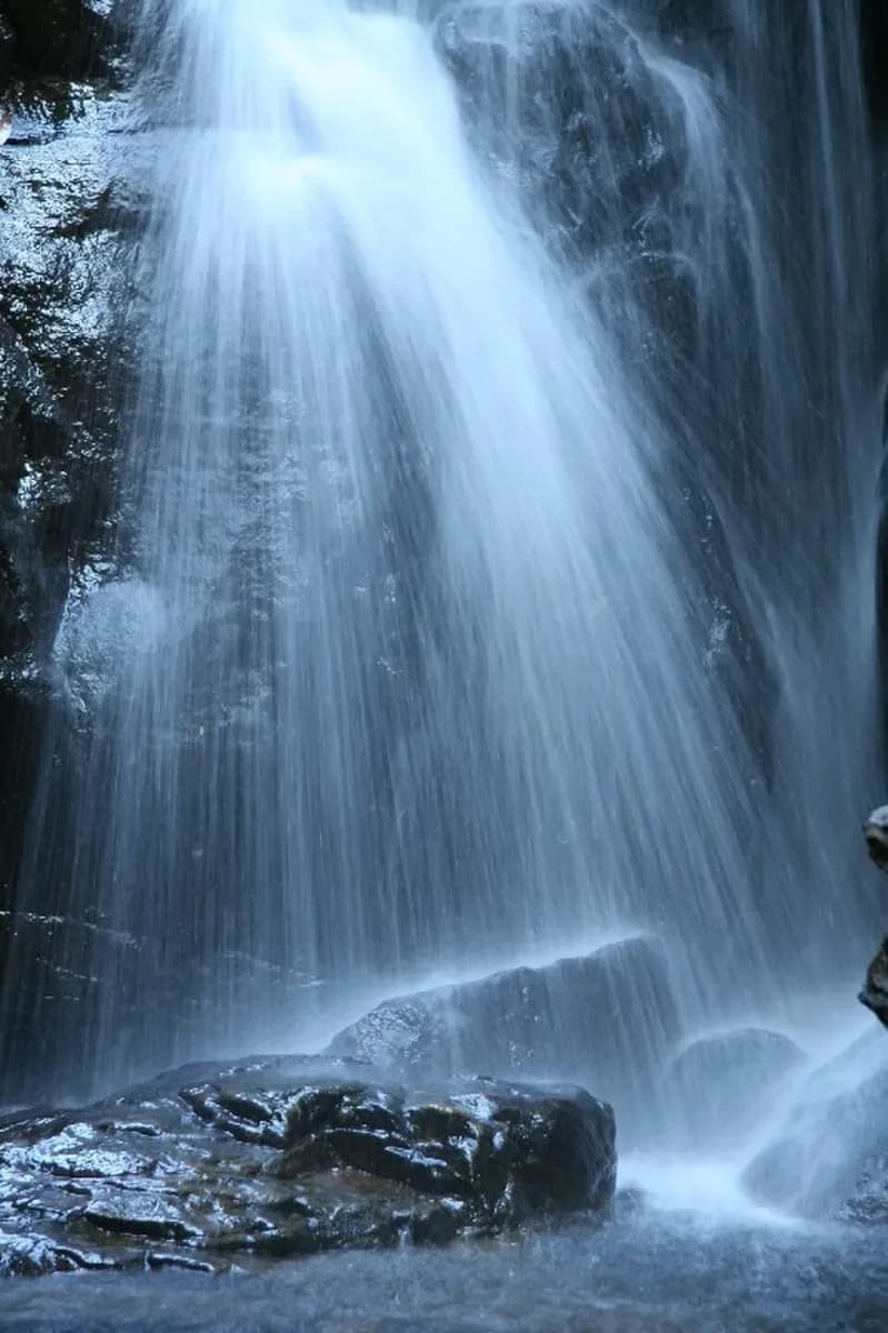 Suoi Tranh Waterfall