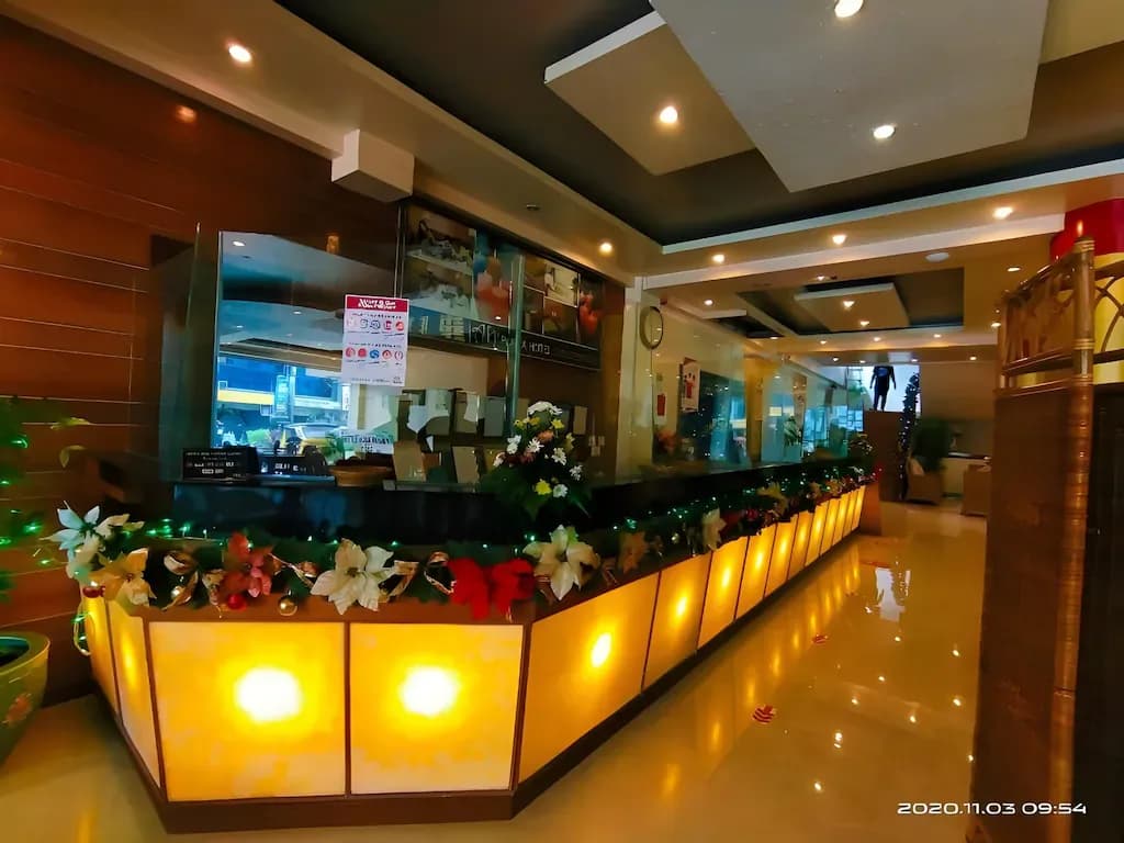 A&A Plaza Hotel 2