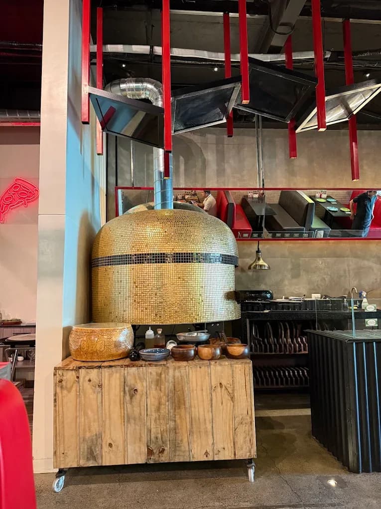 Pizzeria Michelangelo Banilad 4