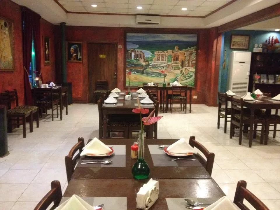 La Buona Italian Restaurant 4