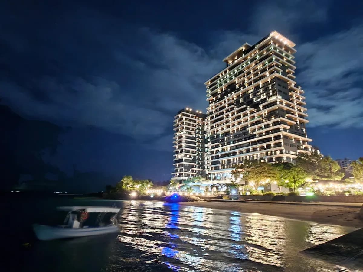 The Reef Island Resort 4