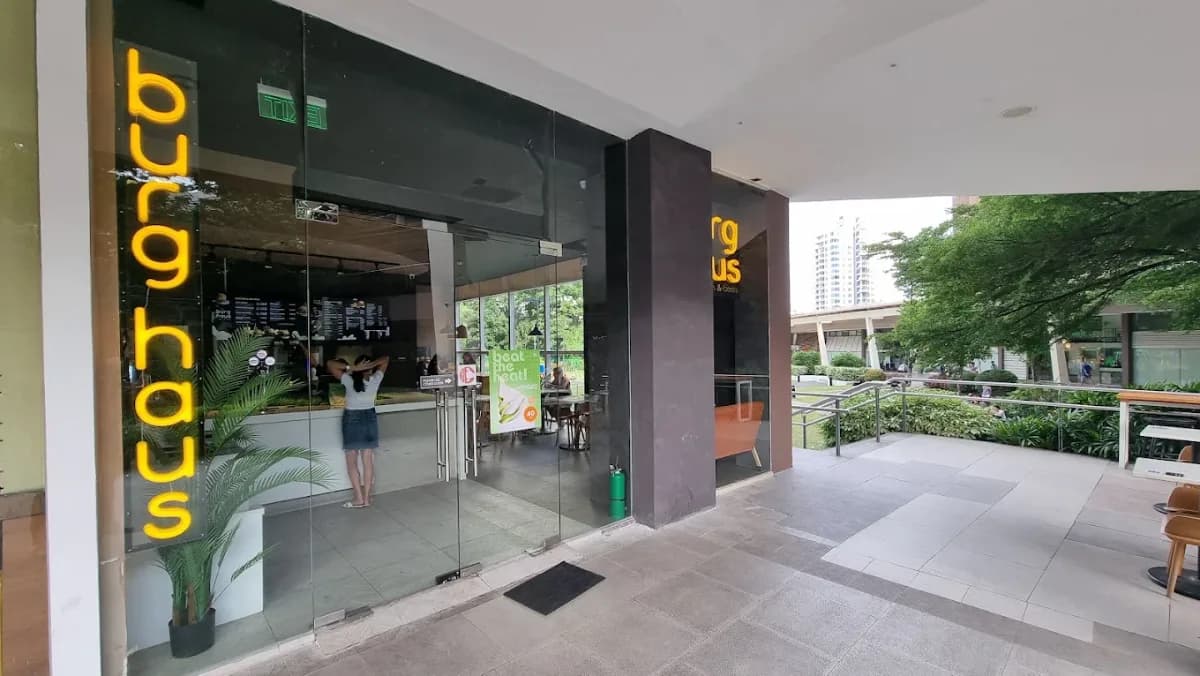 BURG HAUS Burgers & Beers 2