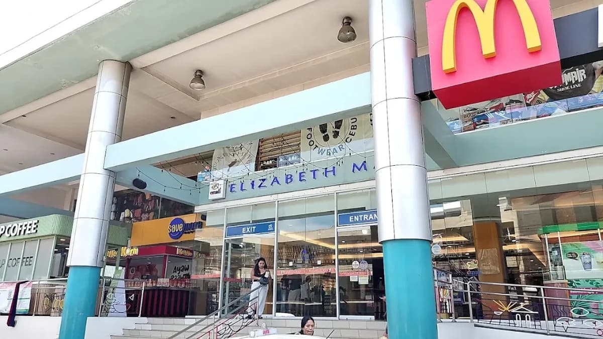 Elizabeth Mall 5