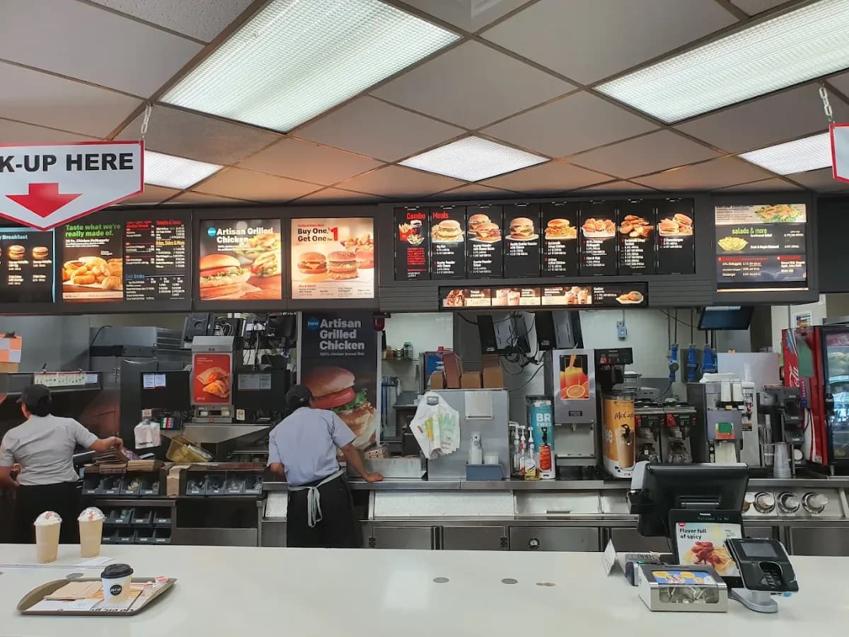 Mc Donald's - Hagatna 4