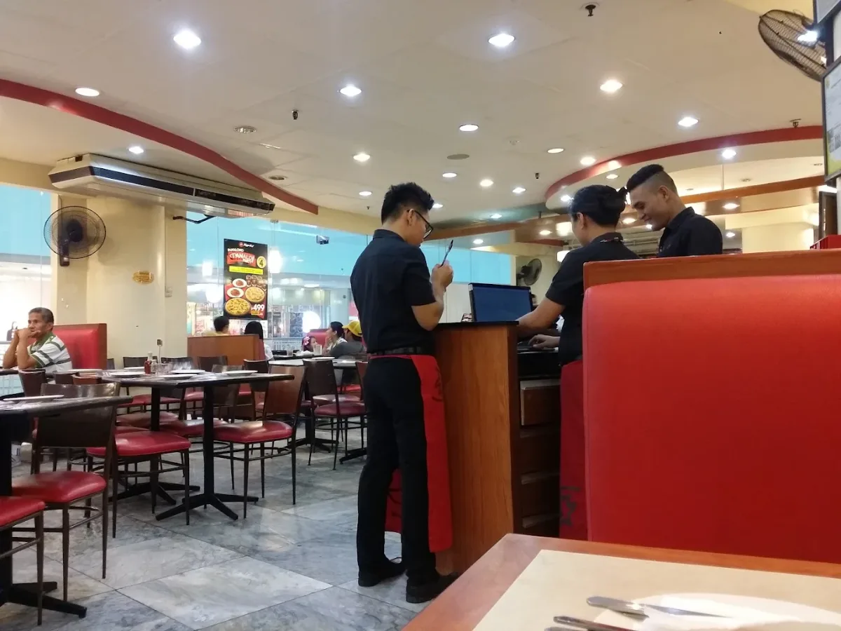Pizza Hut Ayala Center Cebu 5
