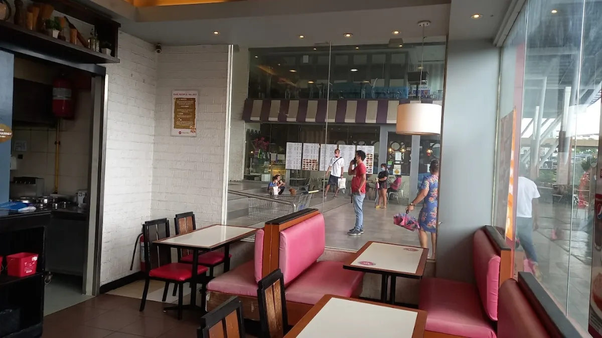 Pizza Hut Parkmall Cebu 3