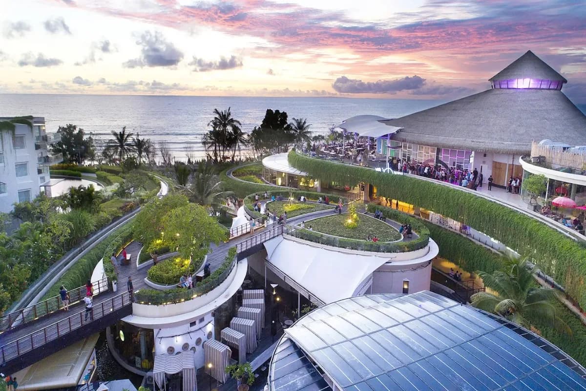 YELLO Hotel Kuta Beachwalk Bali 3