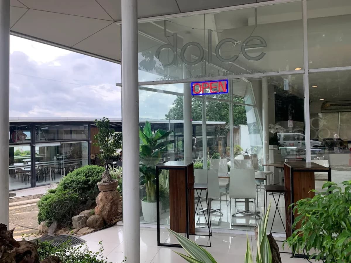Dolce Cafe 4