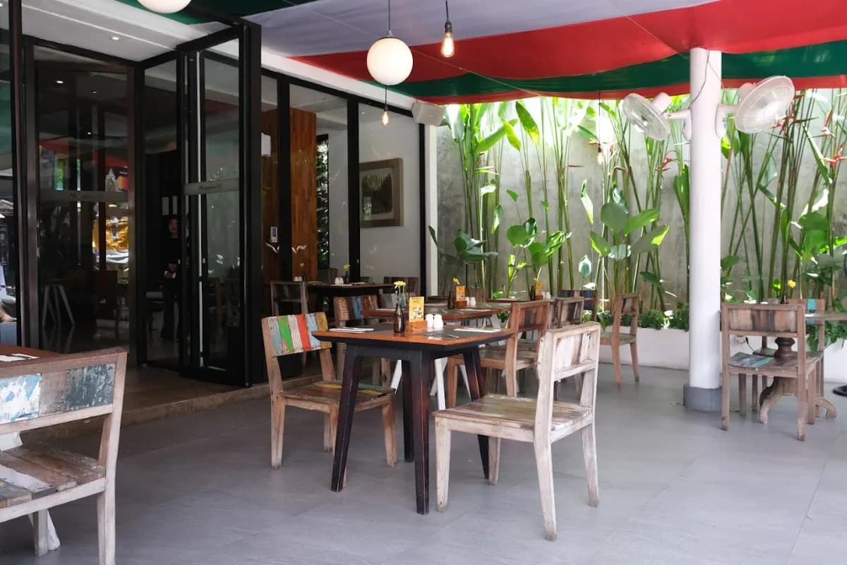 Mozzarella Restaurant & Bar Bali - Dhyana Pura No.6 3