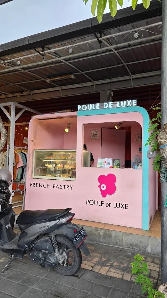 Poule de Luxe - Jl. Mertanadi No.60a 2