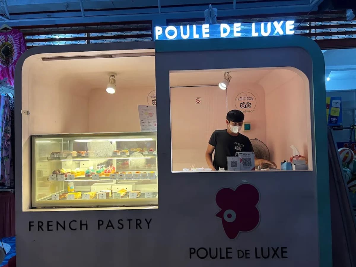 Poule de Luxe - Jl. Mertanadi No.60a 4