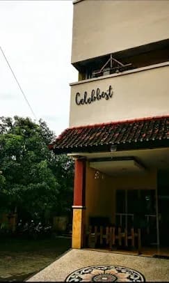 Celebbest Kuta Hostel 3