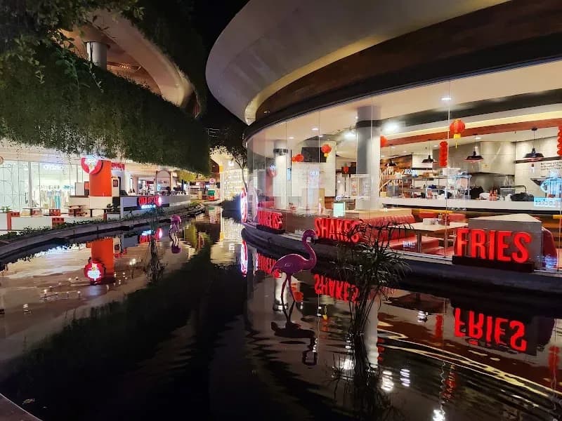 Beachwalk Shopping Center 4