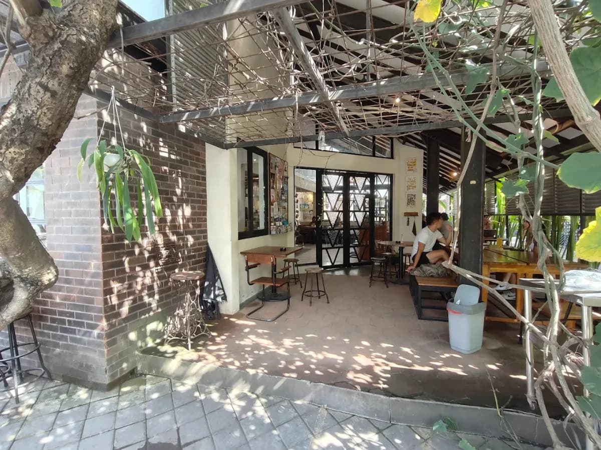 Hungry Bird Coffee 3