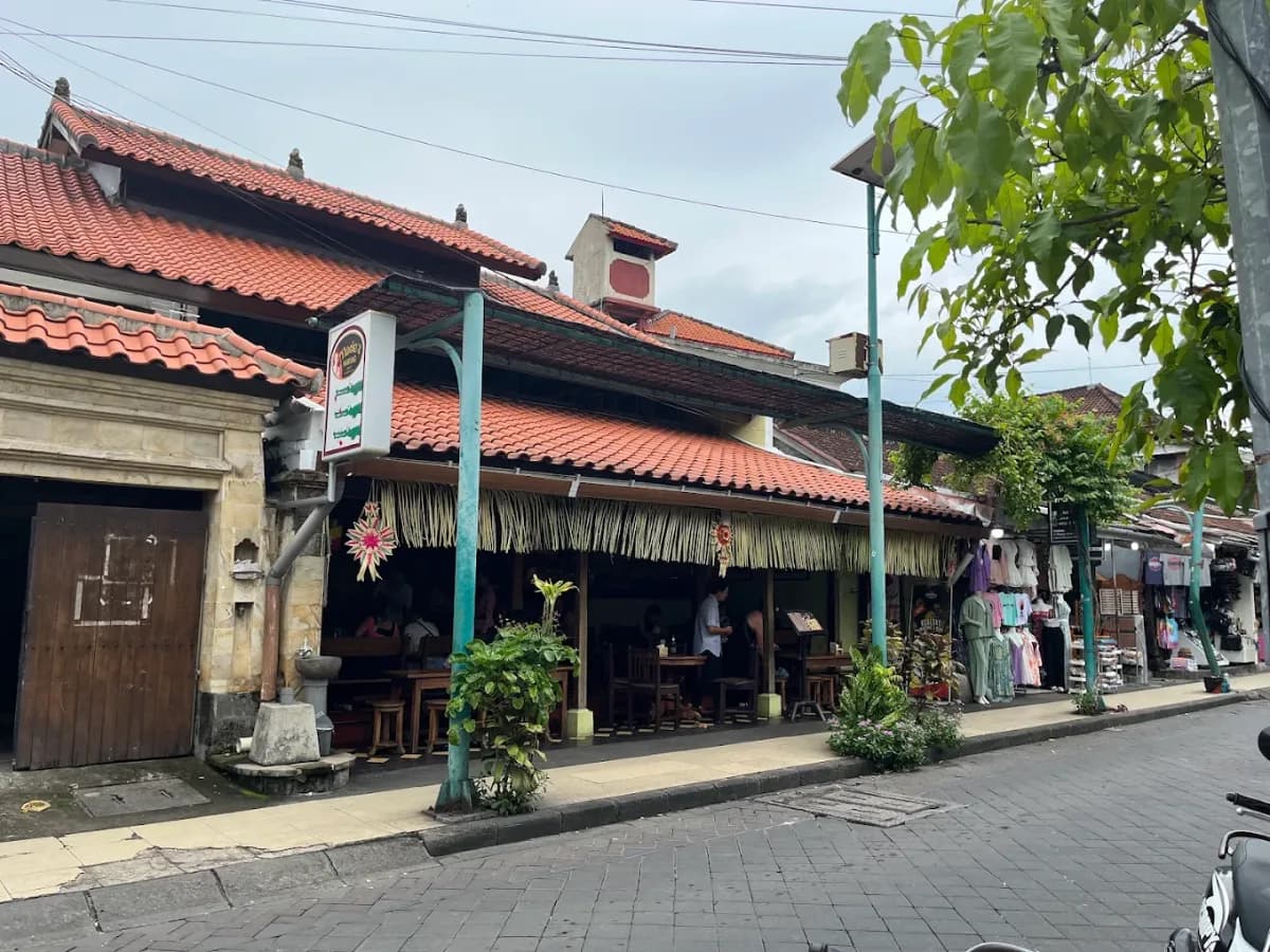 Made’s Warung Cafe 2