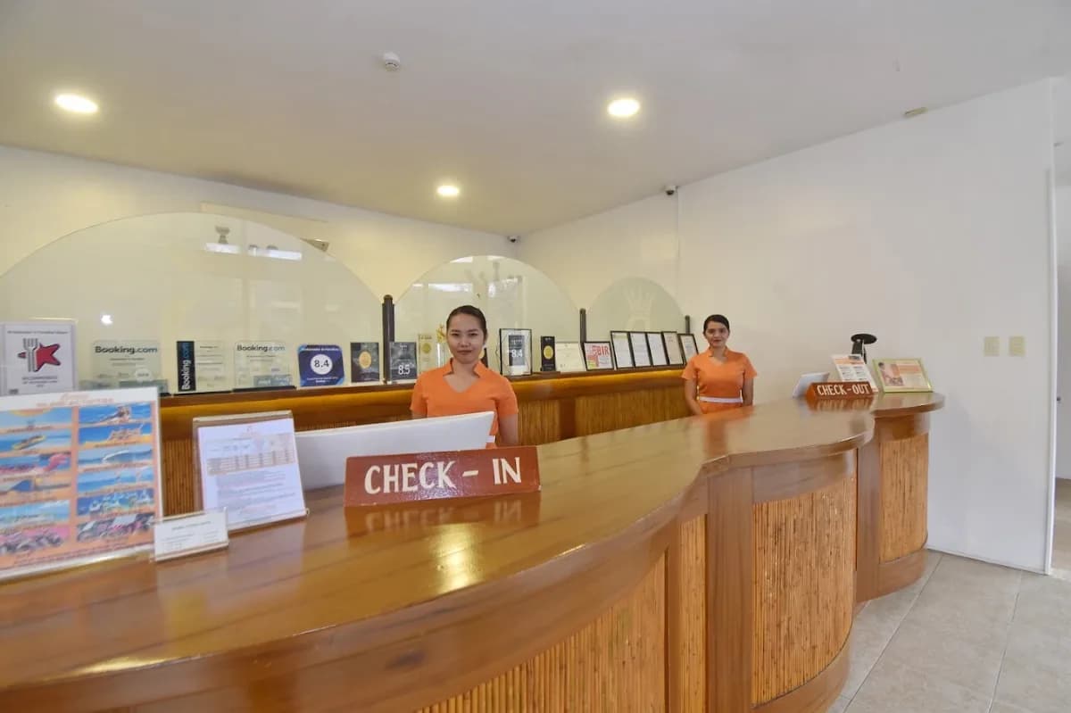 Ambassador in Paradise 5