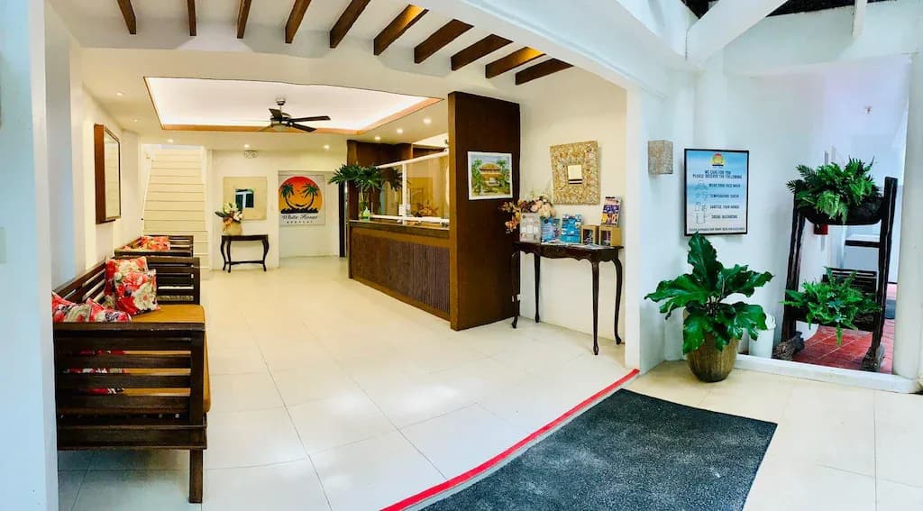 White House Beach Resort 2