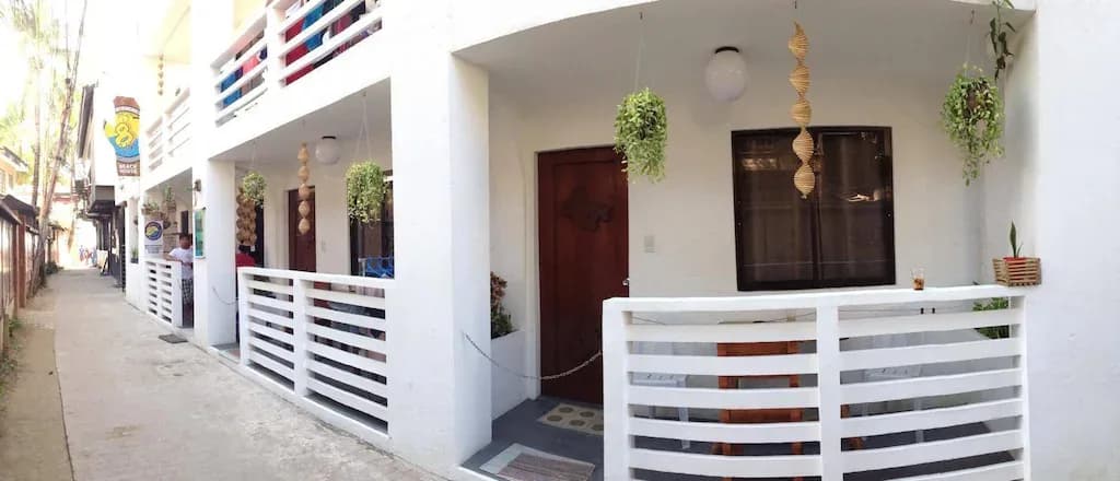 8Colors Beach House 2