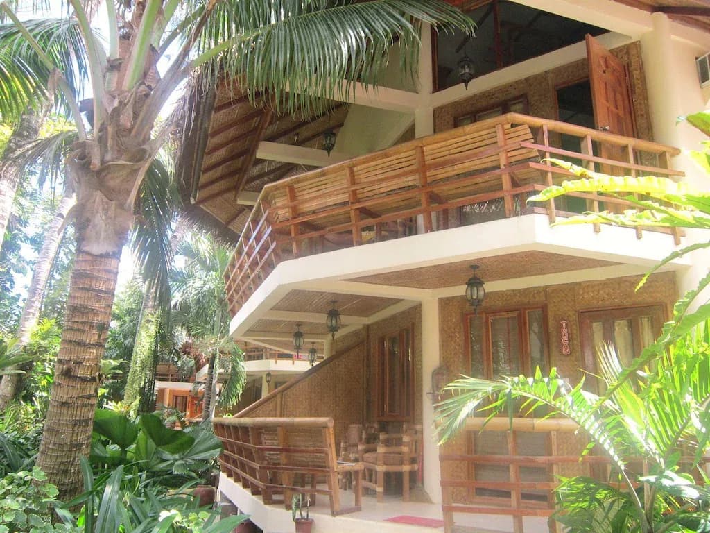 Nigi Nigi Nu Noos Resort