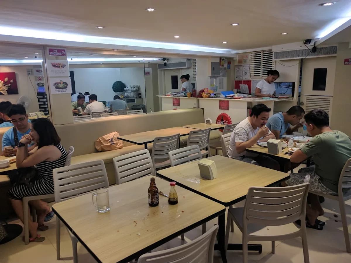 Queen Bee Restaurant 3