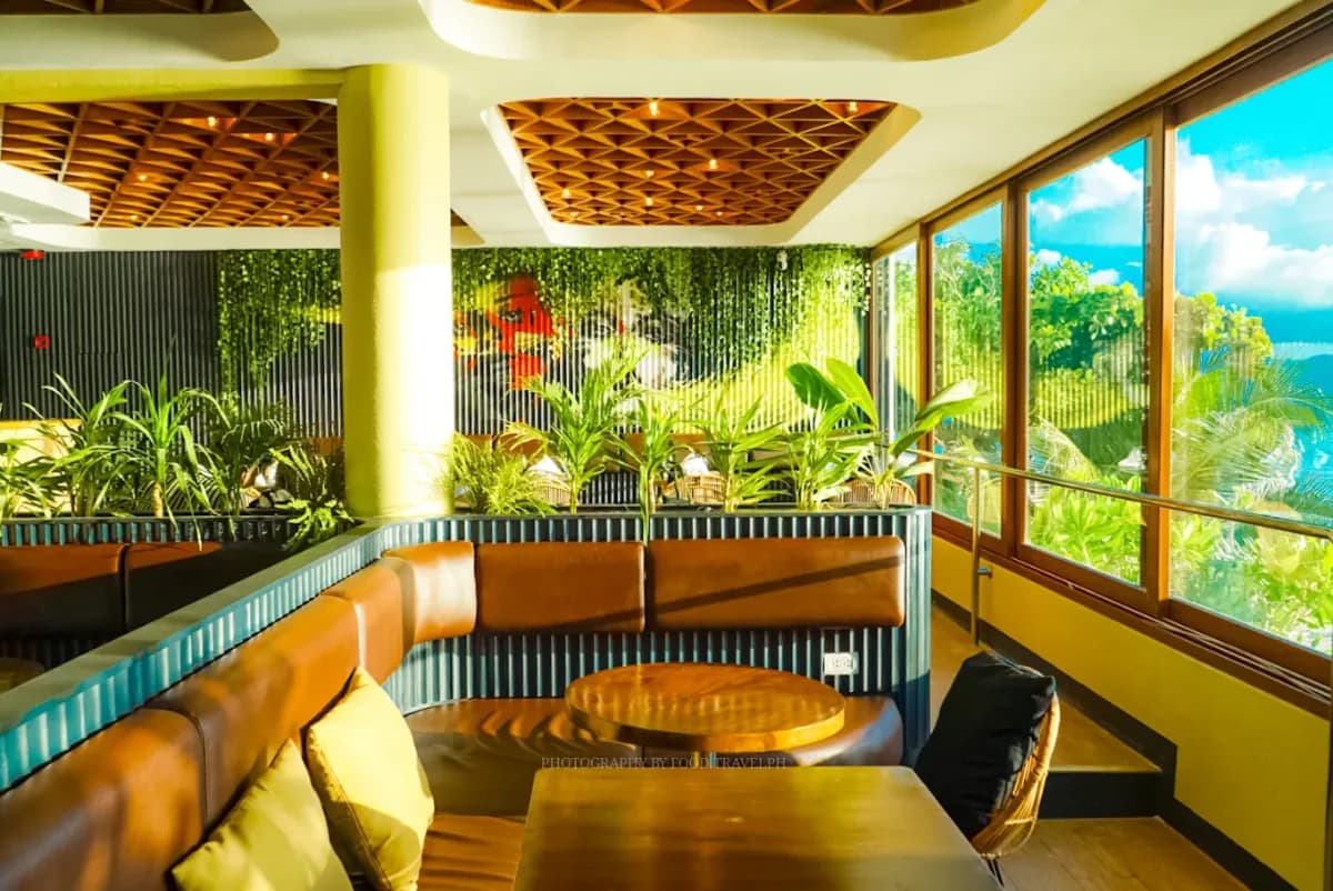 Smooth Boracay - Cafe, Restaurant & Lounge 4