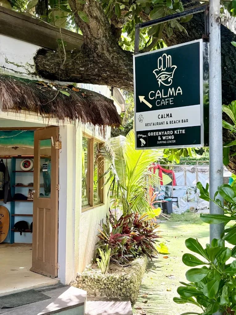 Calma Café & Restaurant 4