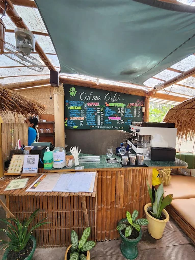 Calma Café & Restaurant 5