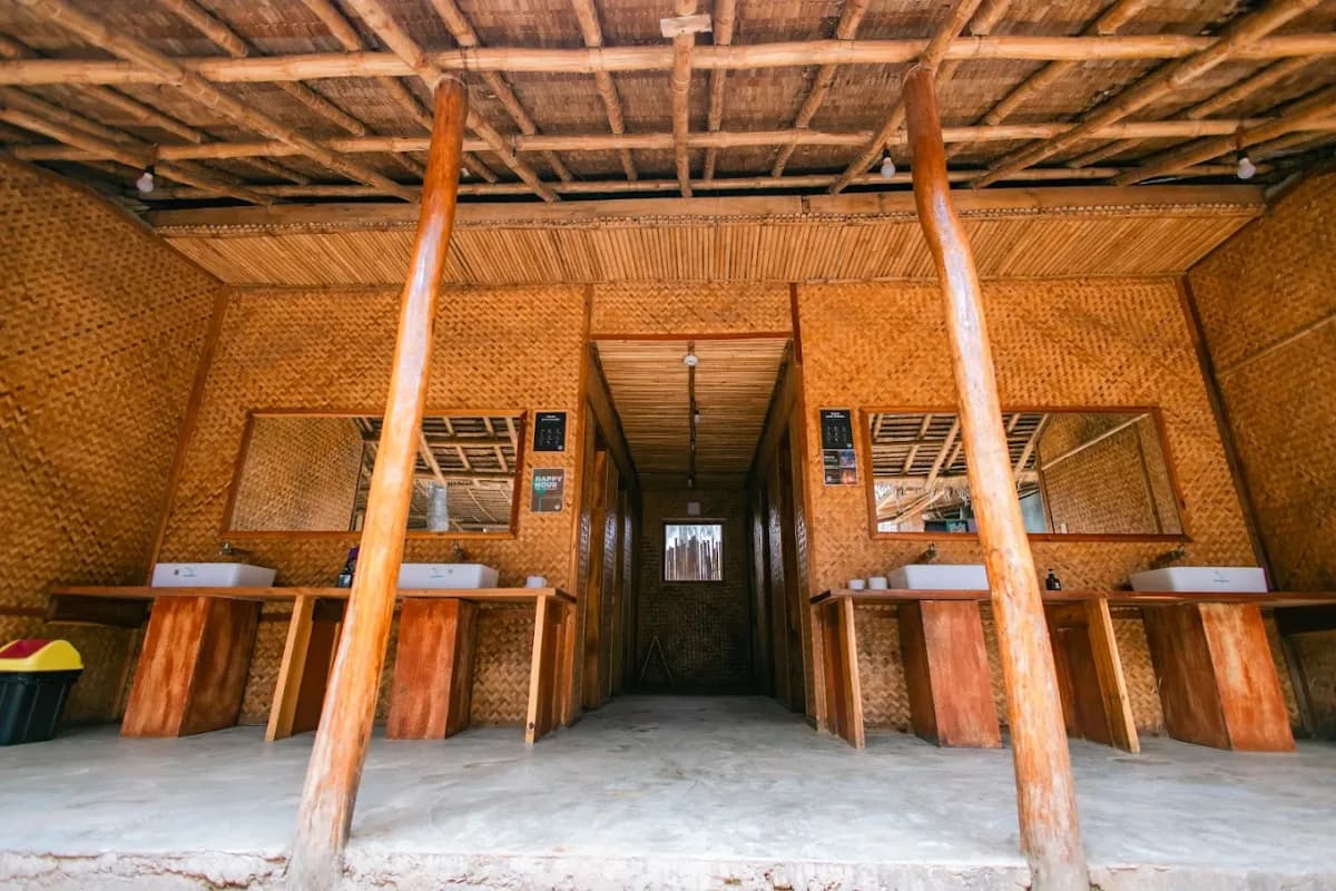 Mad Monkey Hostel Nacpan 4