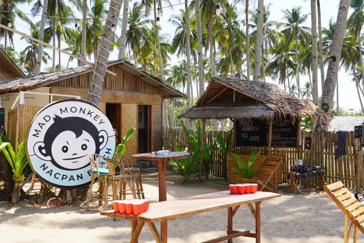 Mad Monkey Hostel Nacpan
