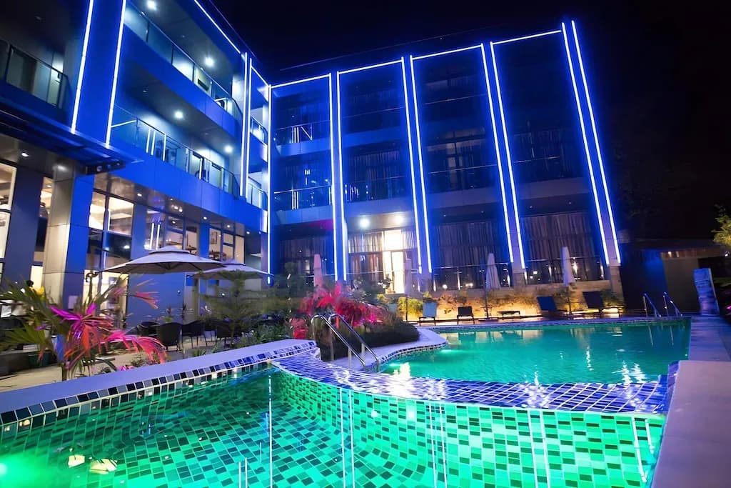 Vienna Hotel Coron 3