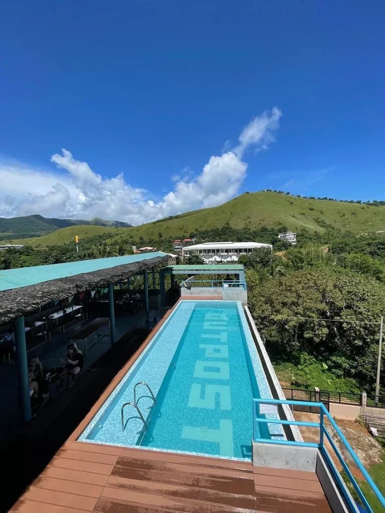 Outpost Hostel Coron 4