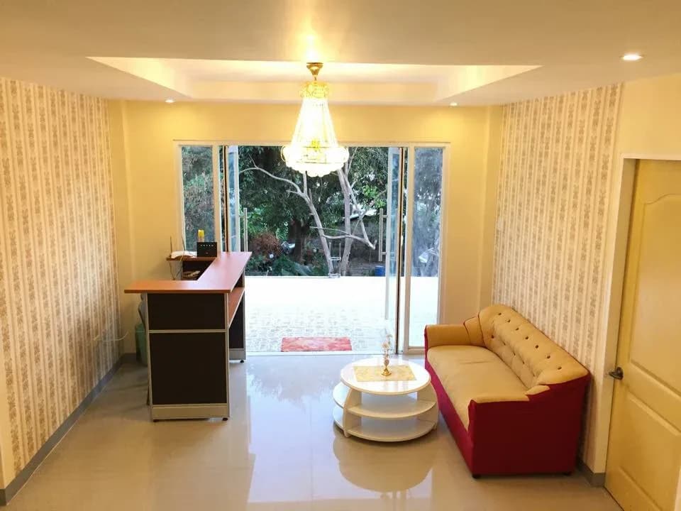 Jim’s Castle Inn 4