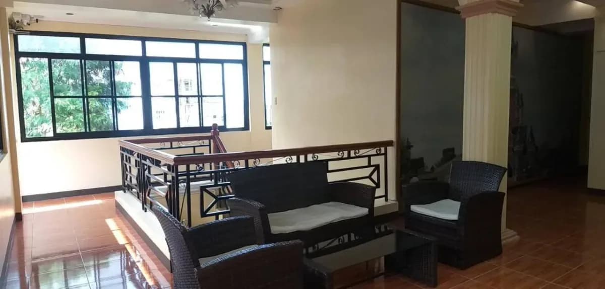 Divine Castle Travellers Inn 4