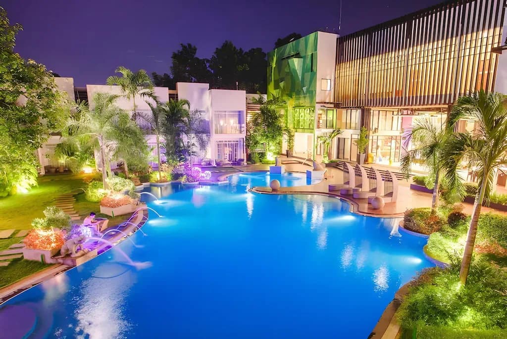 Aziza Paradise Hotel