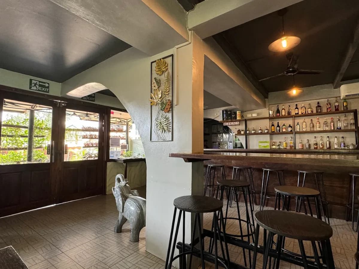 Hermanos Tapas & Wine Bar 4
