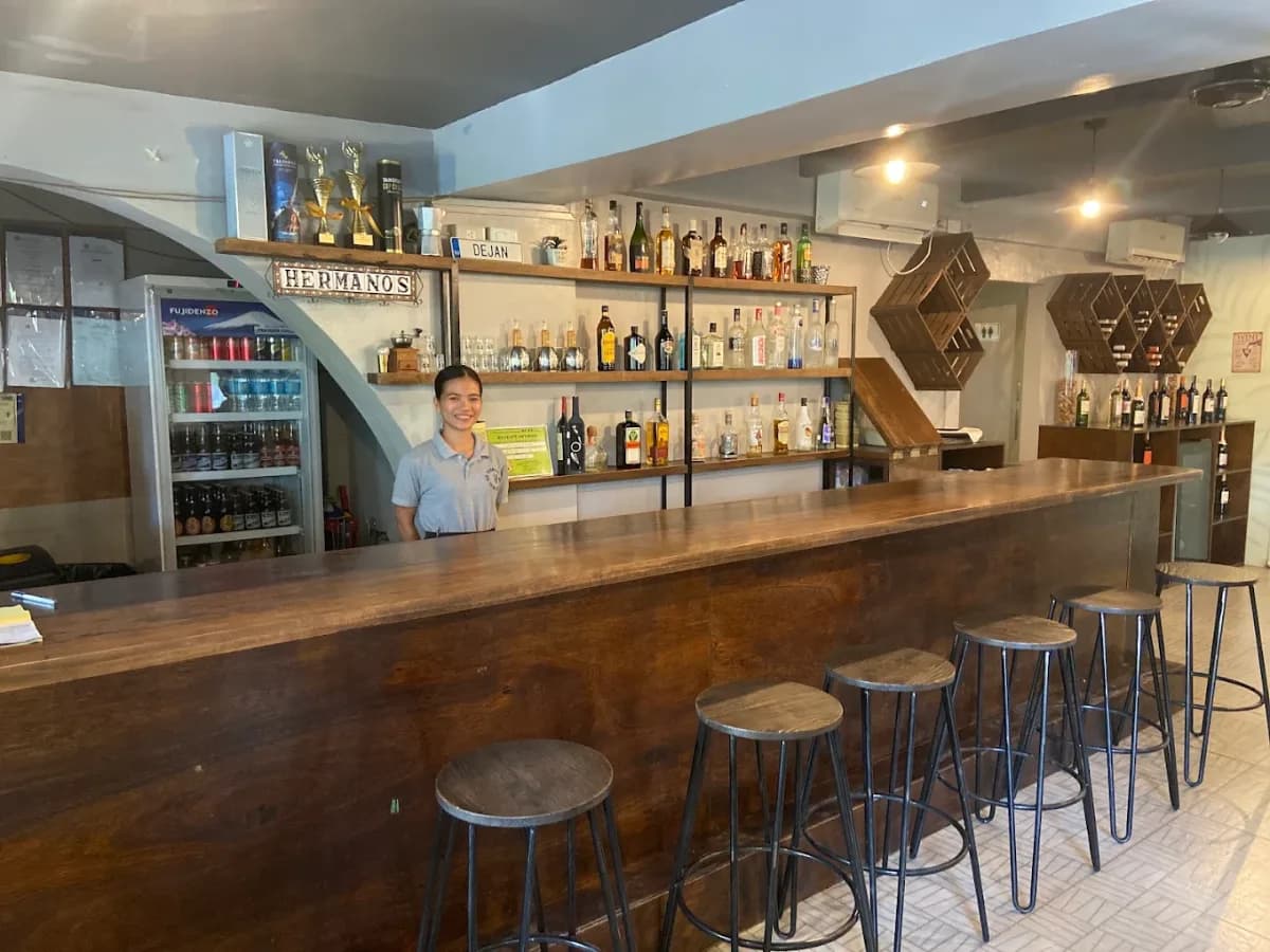 Hermanos Tapas & Wine Bar 3