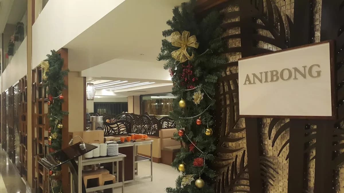 Anibong Restaurant - Best Western Plus The Ivy Hotel 2