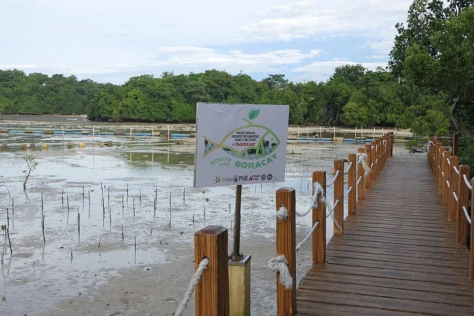 Lugutan Mangrove Park