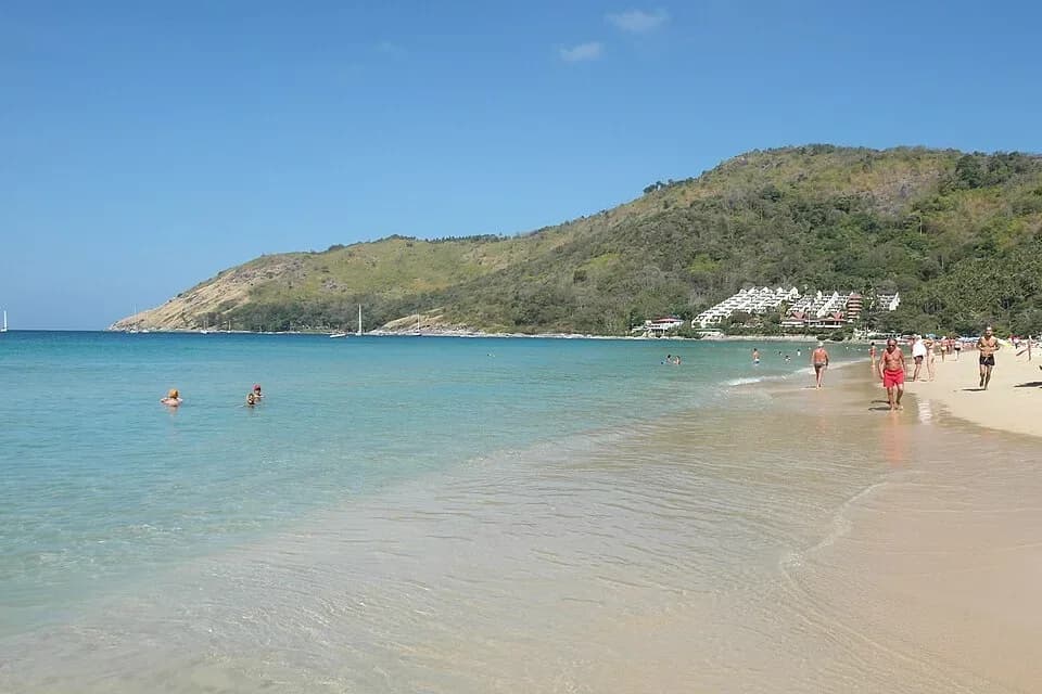 Nai Harn Beach 4