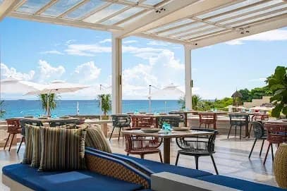 Azure Beach Club - Crimson Resort and Spa Mactan