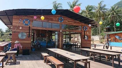 Rory's Beach Bar