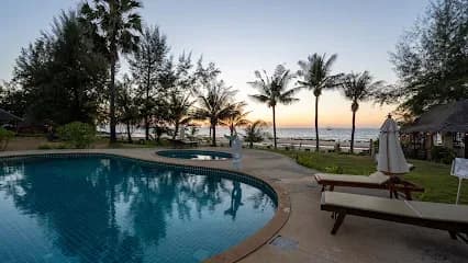 Good Days Lanta Beach Resort