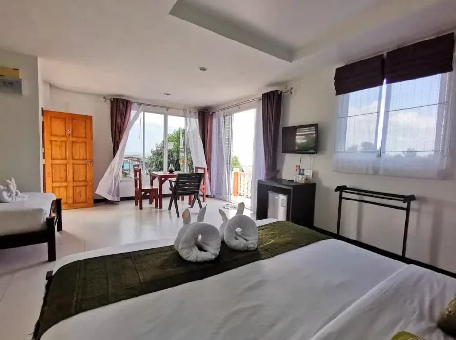 Koh Lanta Guest House triple aircon
