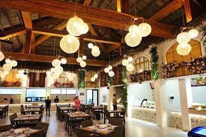 Grand World Food Court - Restaurants - Ganh Dau