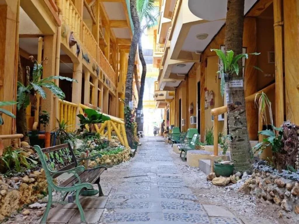 La Isla Bonita Resort Boracay - Hotels - Station 3