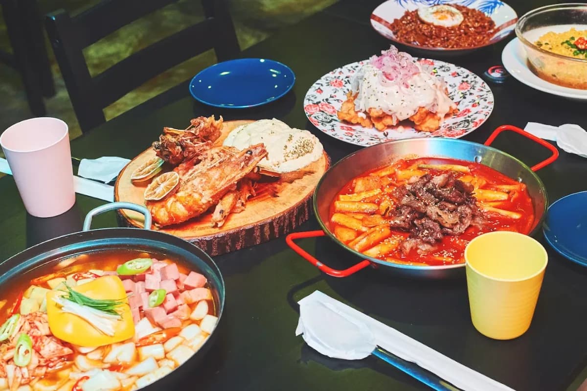 Korean Restaurant Ditto Resto - Restaurants - Station 1