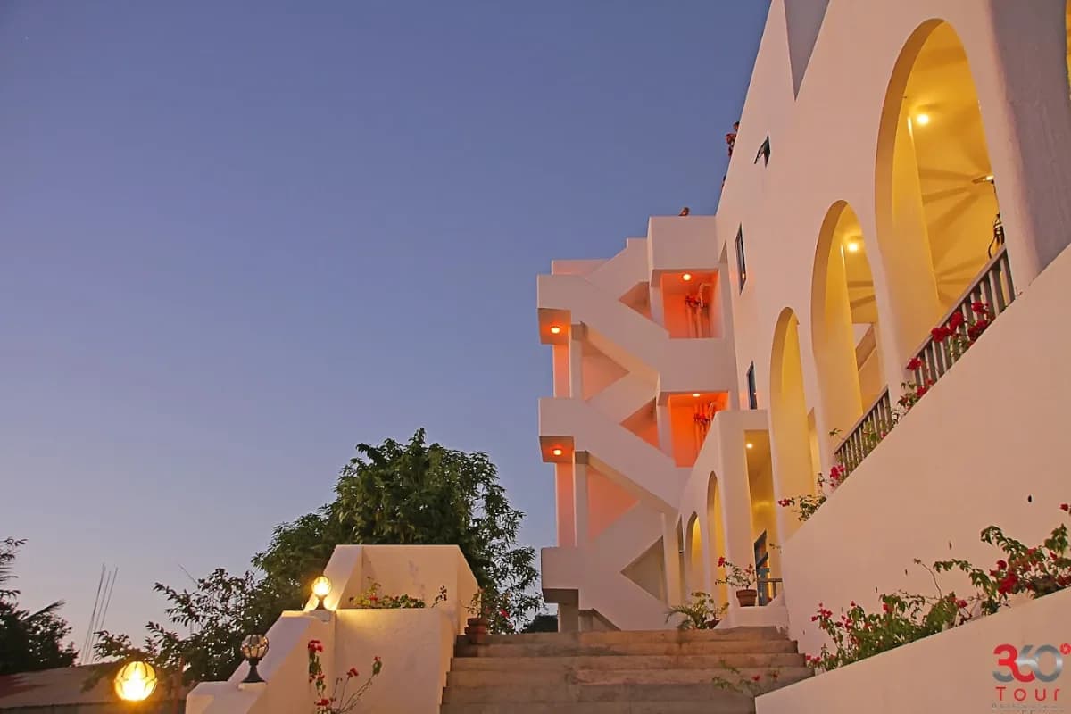 Hop Hostel Coron 2