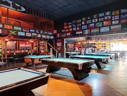 The Melting Pot Saloon - Bars & Clubs - Ubud